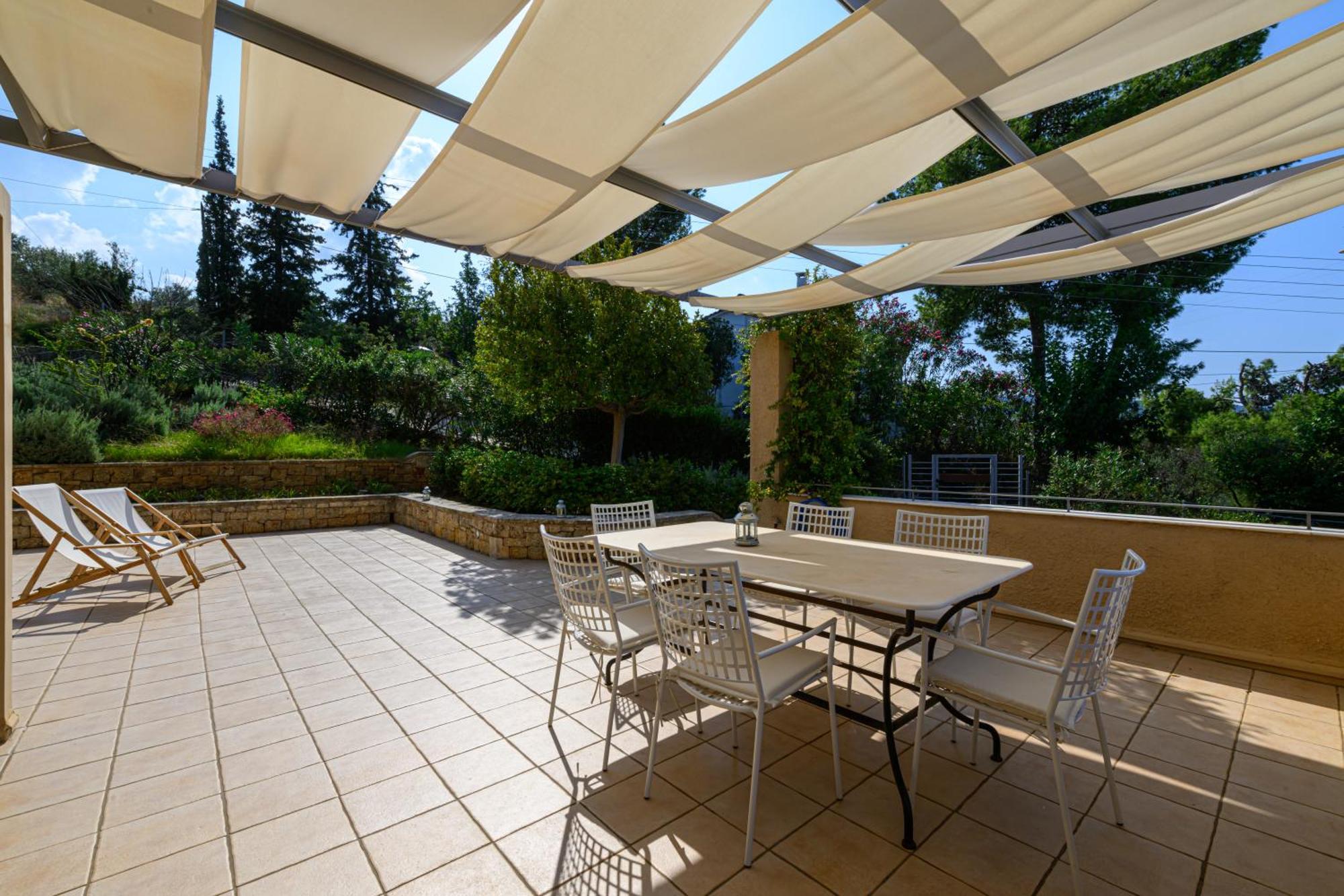 Mani Tower Villa Akrogiali ภายนอก รูปภาพ
