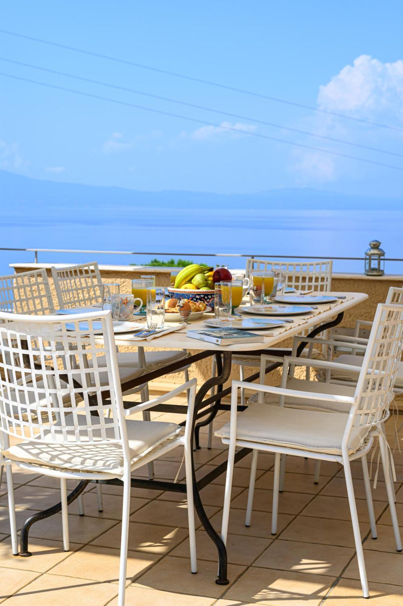 Mani Tower Villa Akrogiali ภายนอก รูปภาพ