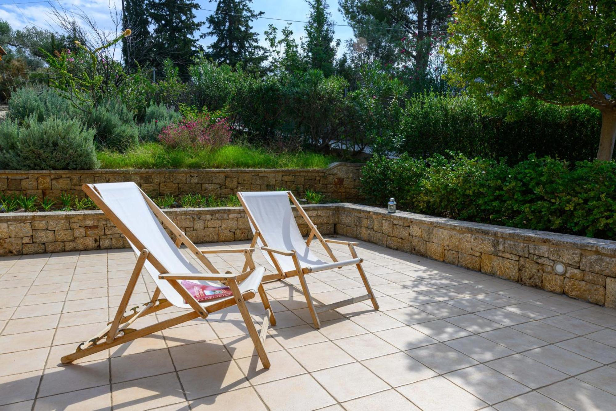 Mani Tower Villa Akrogiali ภายนอก รูปภาพ