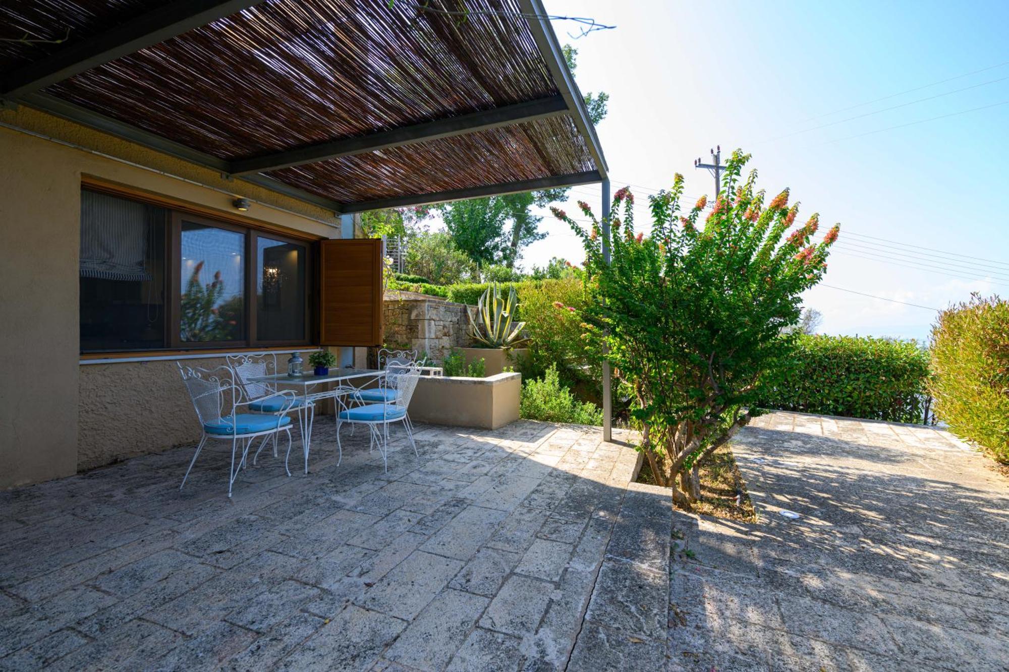Mani Tower Villa Akrogiali ภายนอก รูปภาพ